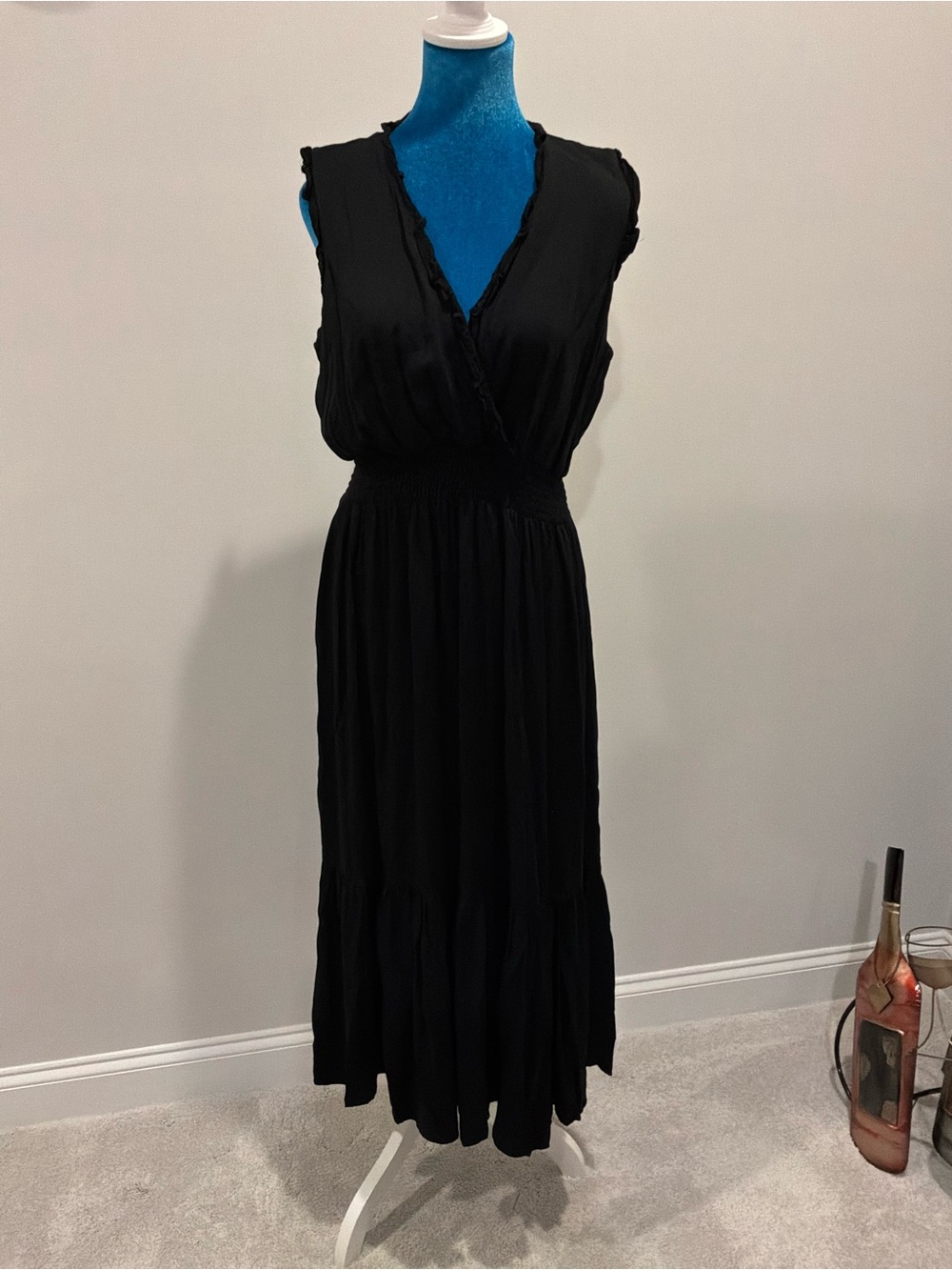 J. Jill Black Sleeveless V-Neck Midi Dress